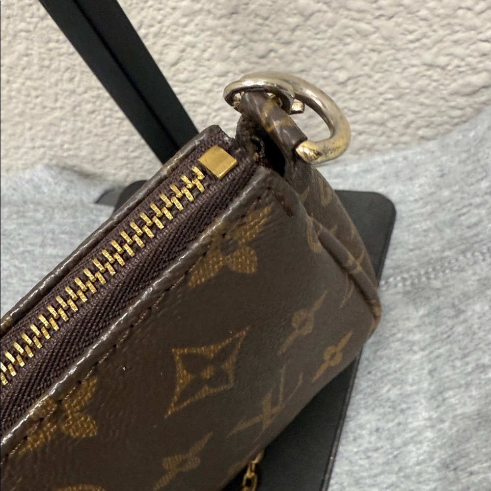 source Unknown Monogram Brown Pochette Chain Wris… - image 12